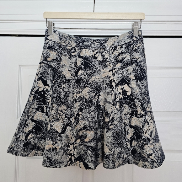 BCBG MAXAZRIA Skater knit skirt - Picture 7 of 9